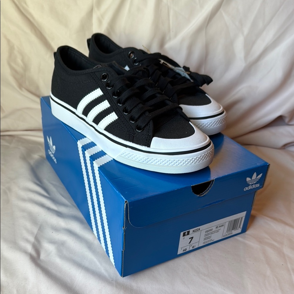 NIB Adidas Men's Nizza Black Sneakers